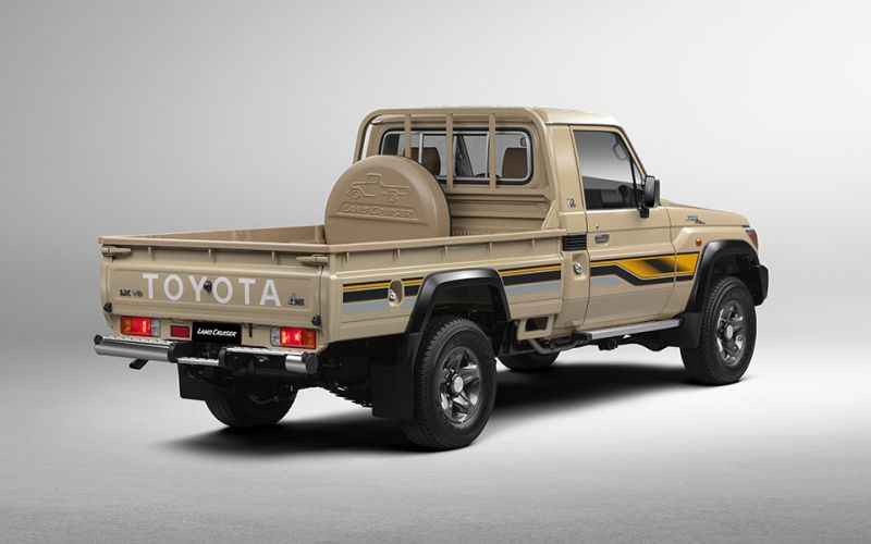 Prices and Specifications for Toyota Land Cruiser 70 HARDTOP DLX 5DR ...